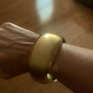 Chunky bangle bracelet plastic acrylic